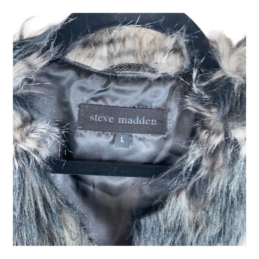 Steve Madden‎ Black and Gray Patterned Furry Vegan Faux Fur Vest Size: L